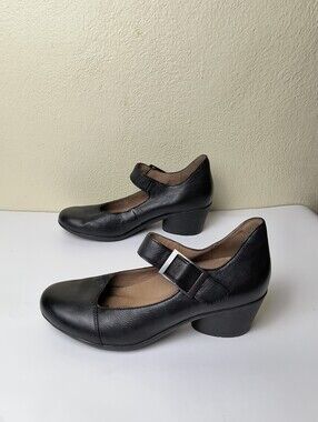 Dansko Roxanne 8.5/9/39 Black Leather Mary Jane Heels with Buckle